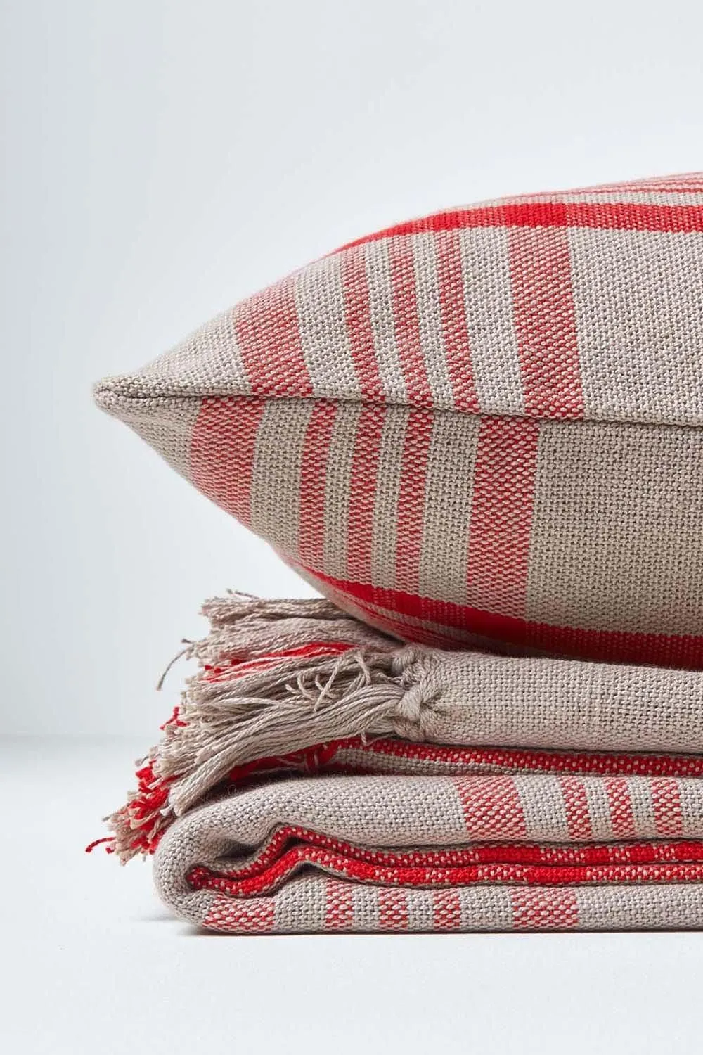 Homescapes Tartan Pattern Cushion Cover in Grey 5