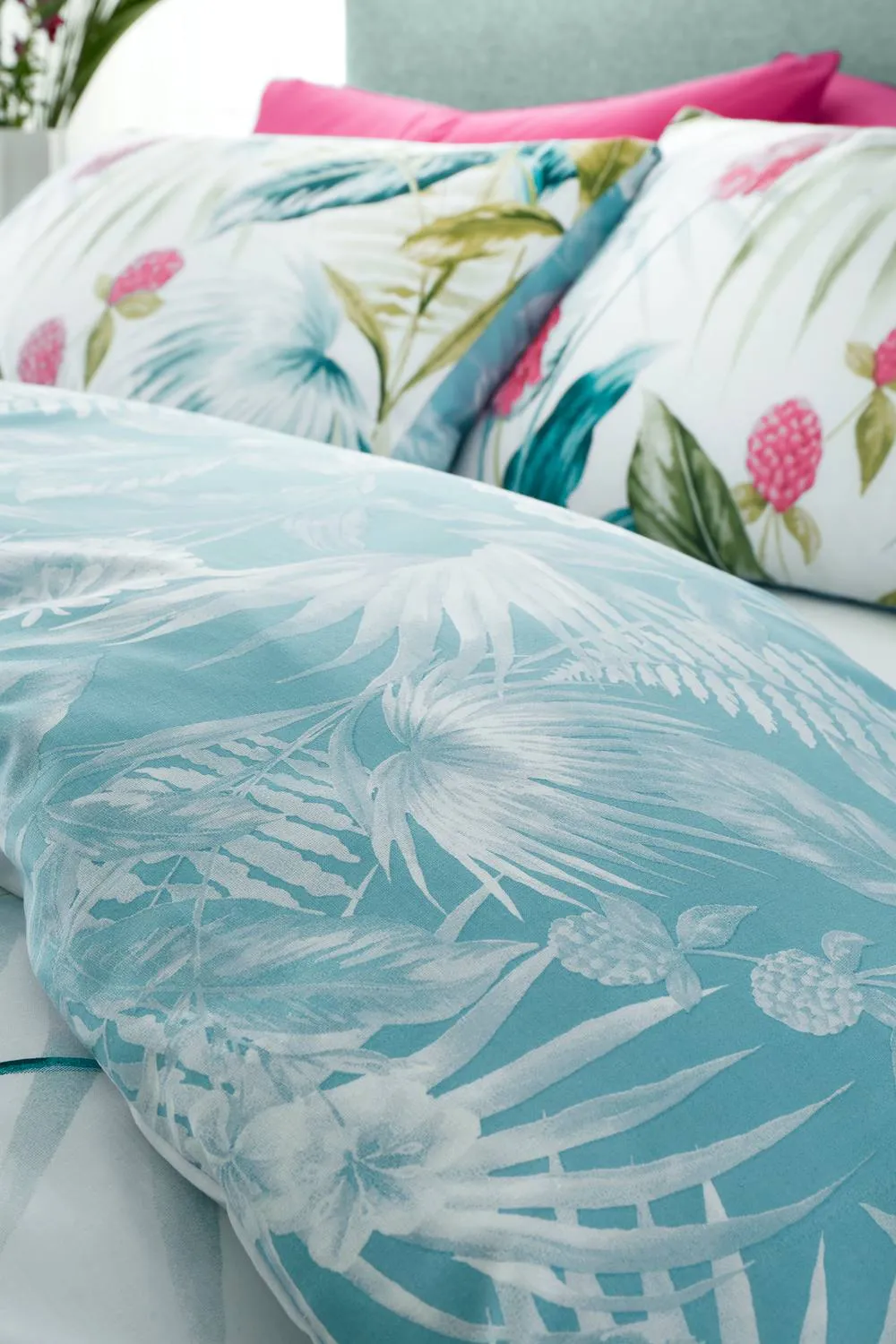 Catherine Lansfield Aruba Tropical Floral Reversible Duvet Cover Set 4