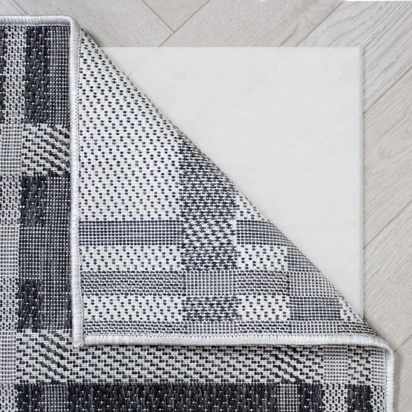 Checked Geometric Indoor Outdoor Rug 3