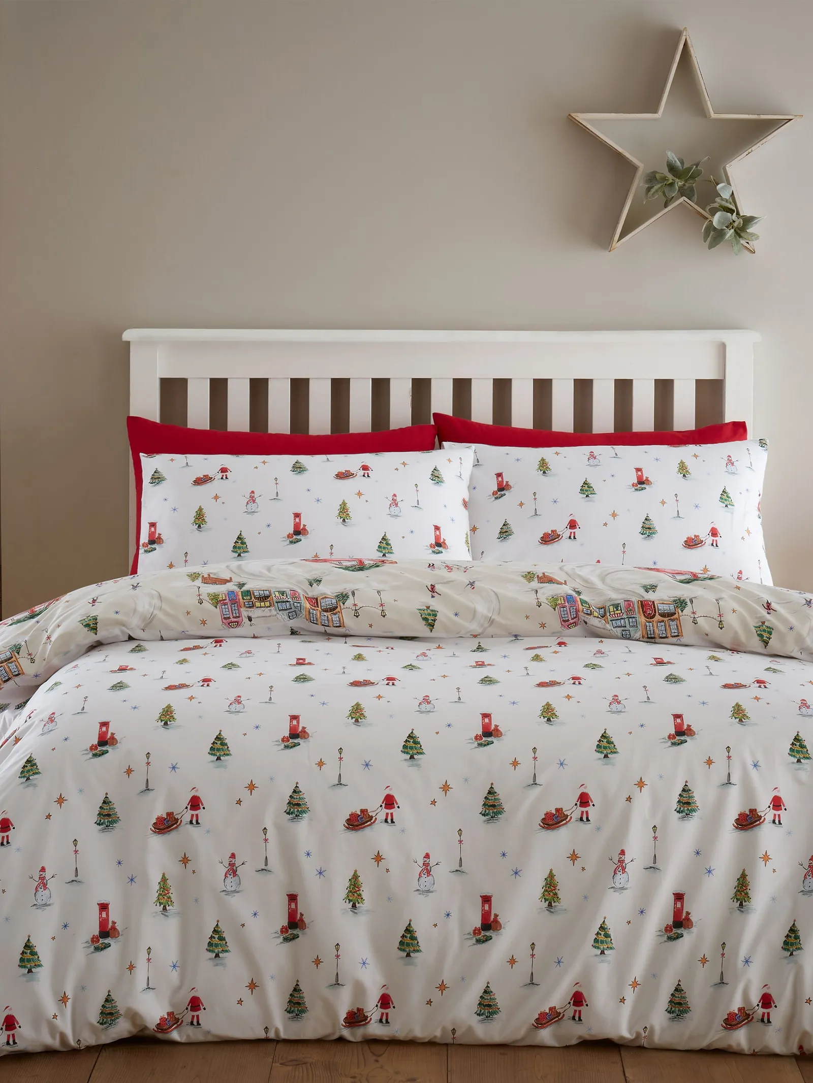 Catherine Lansfield 'Christmas Town' Duvet Cover Set 2
