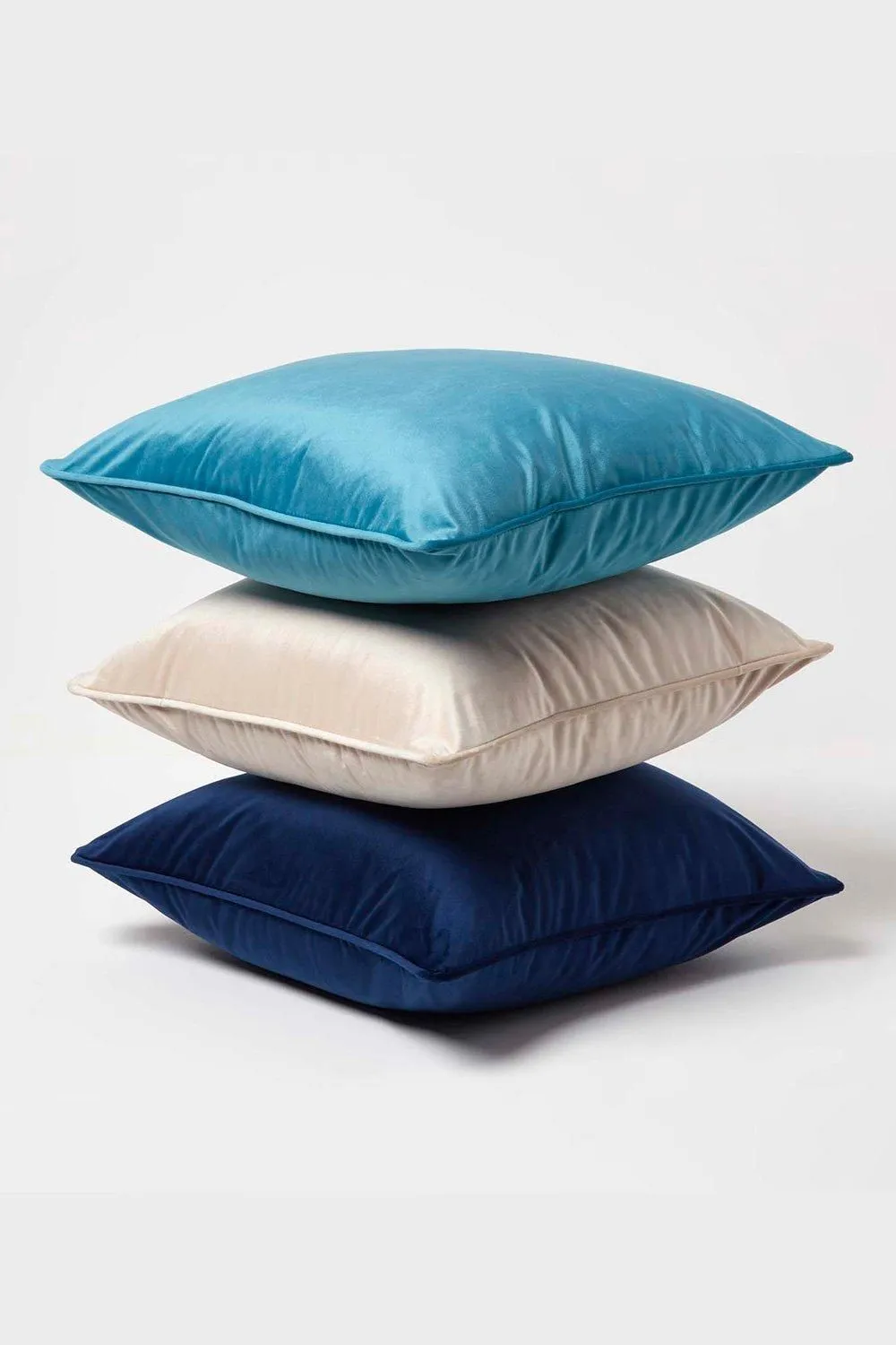 Homescapes Filled Velvet Cushion with Piped Edge 46 x 46 cm in Navy 6