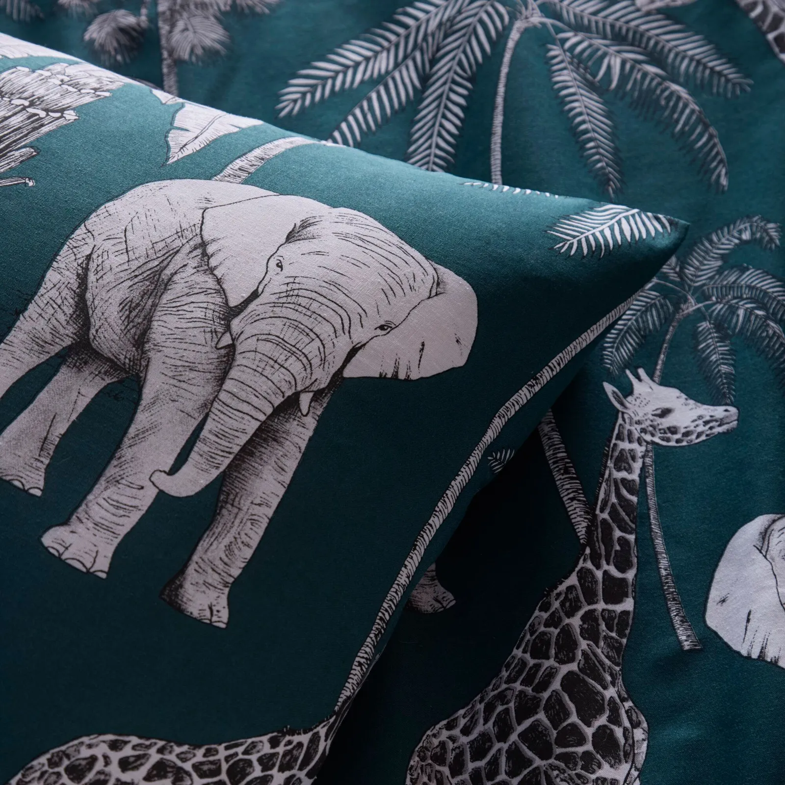 Portfolio Home Wild Safari Elephants Duvet Cover Quilt Set with Pillowcase in Green 2