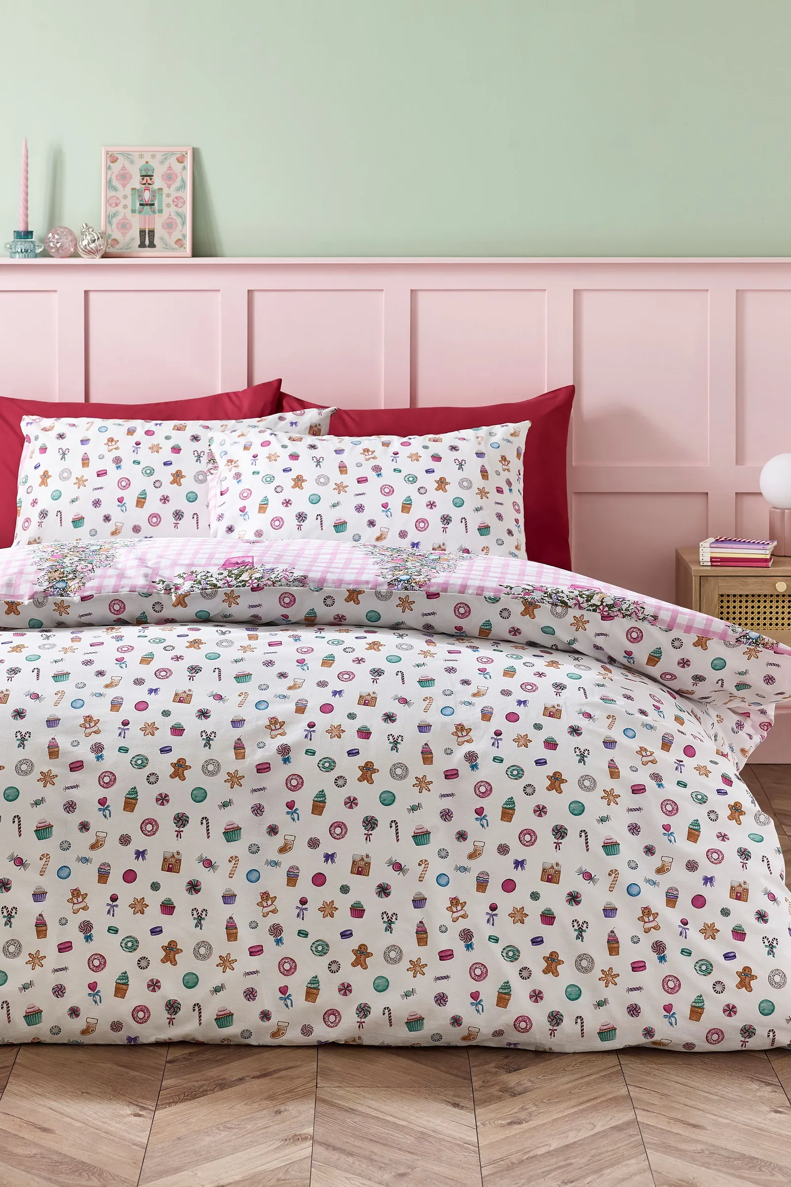 Catherine Lansfield 'Christmas Sweets & Treats' Reversible Duvet Cover Set in Pink 2