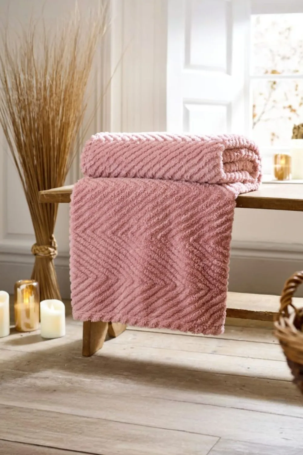 Deyongs Jumbo Hemsworth Chevron Fleece Throw Blanket Super Soft Warm & Cozy 130x170cm in Pink