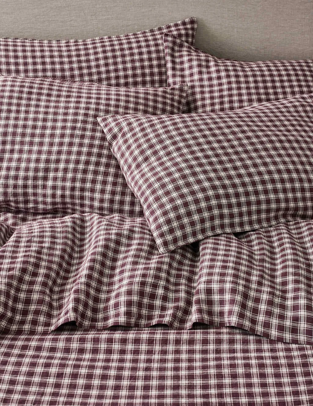 Piglet In Bed 2 Pack Pure Linen Patterned Pillowcase Set Dark Berry