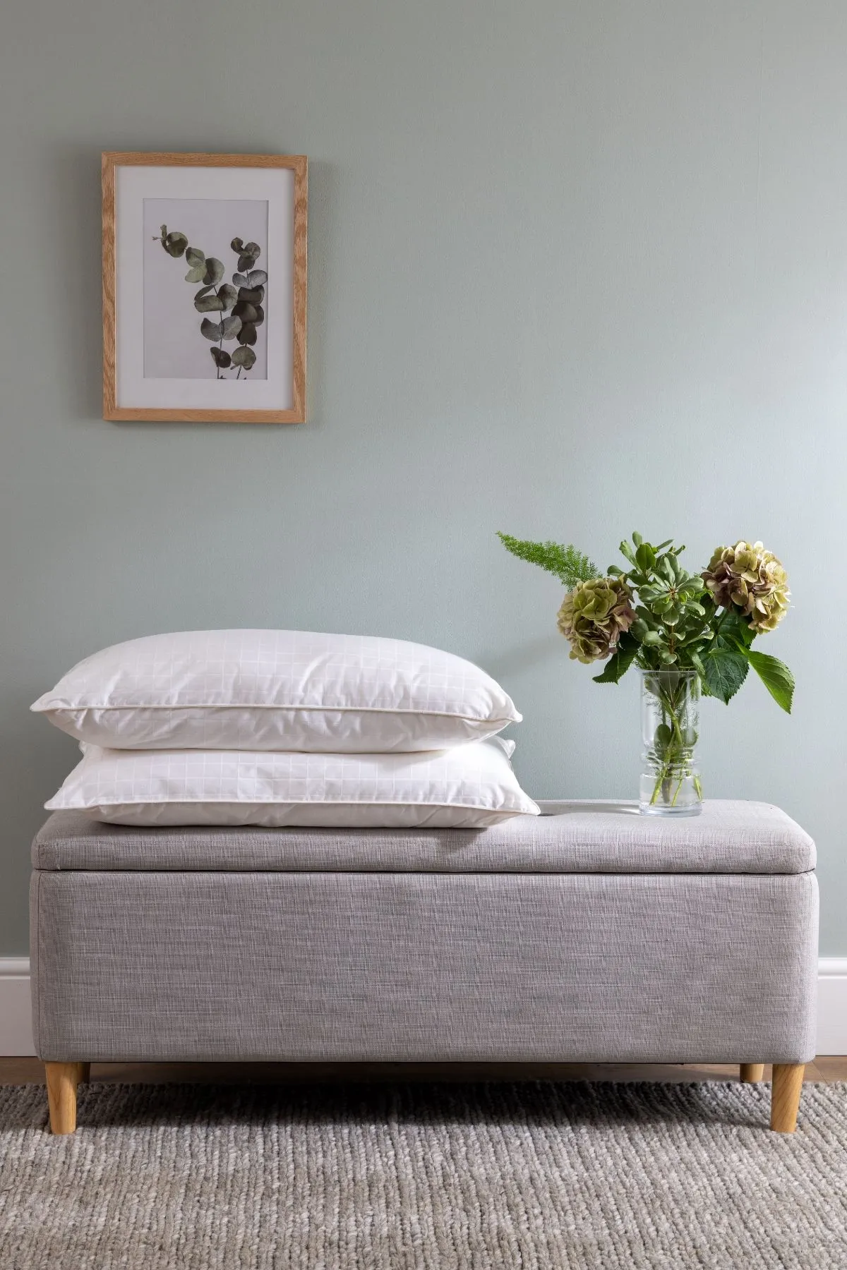 Soak&Sleep Soft As Down with Silk Standard Pillow - Soft Medium in White