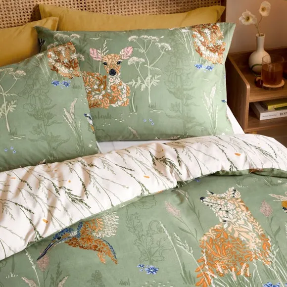furn Meadow Flora Reversible Printed Duvet Set Single, Green 2