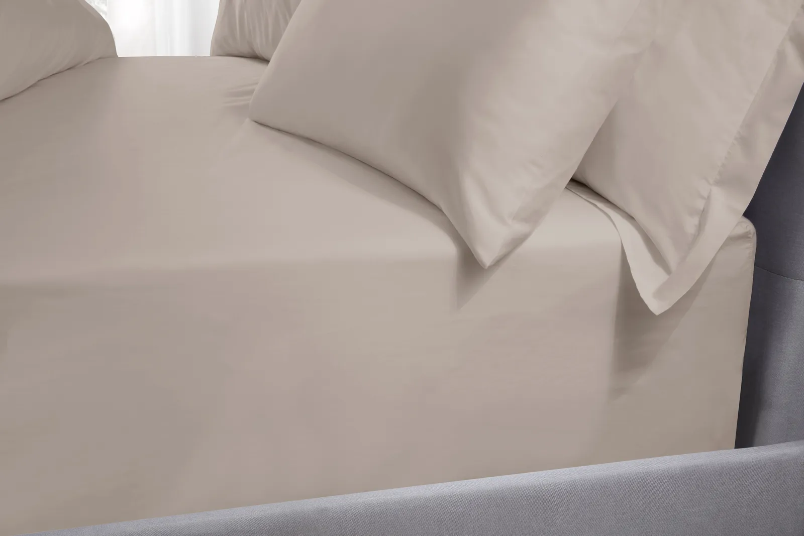 The Linen Consultancy 'TLC 5 Star Hotel Concept' 500TC Cotton Sateen Fitted Sheet in Taupe