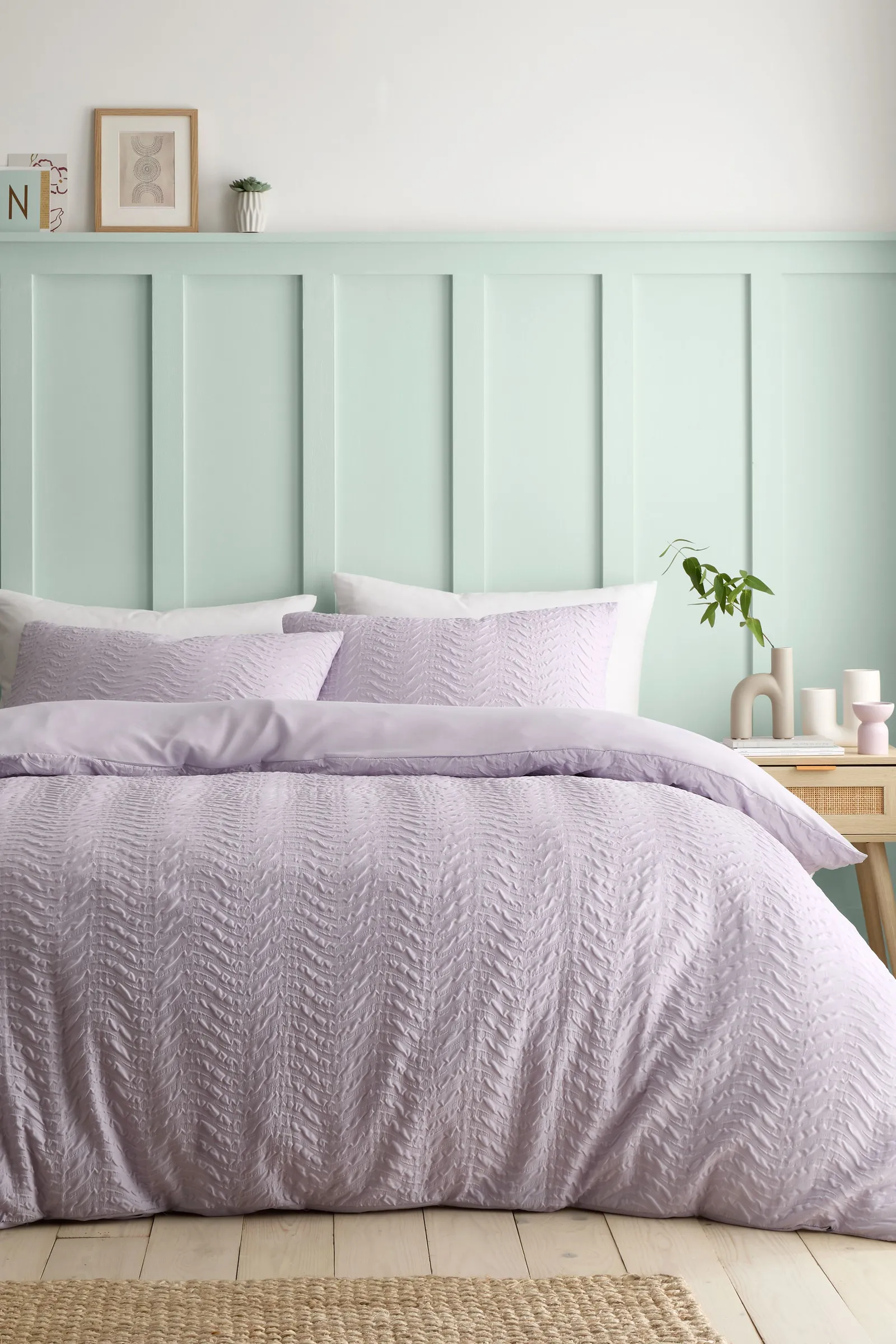 Catherine Lansfield 'Heatset Wave' Duvet Cover Set in Lilac