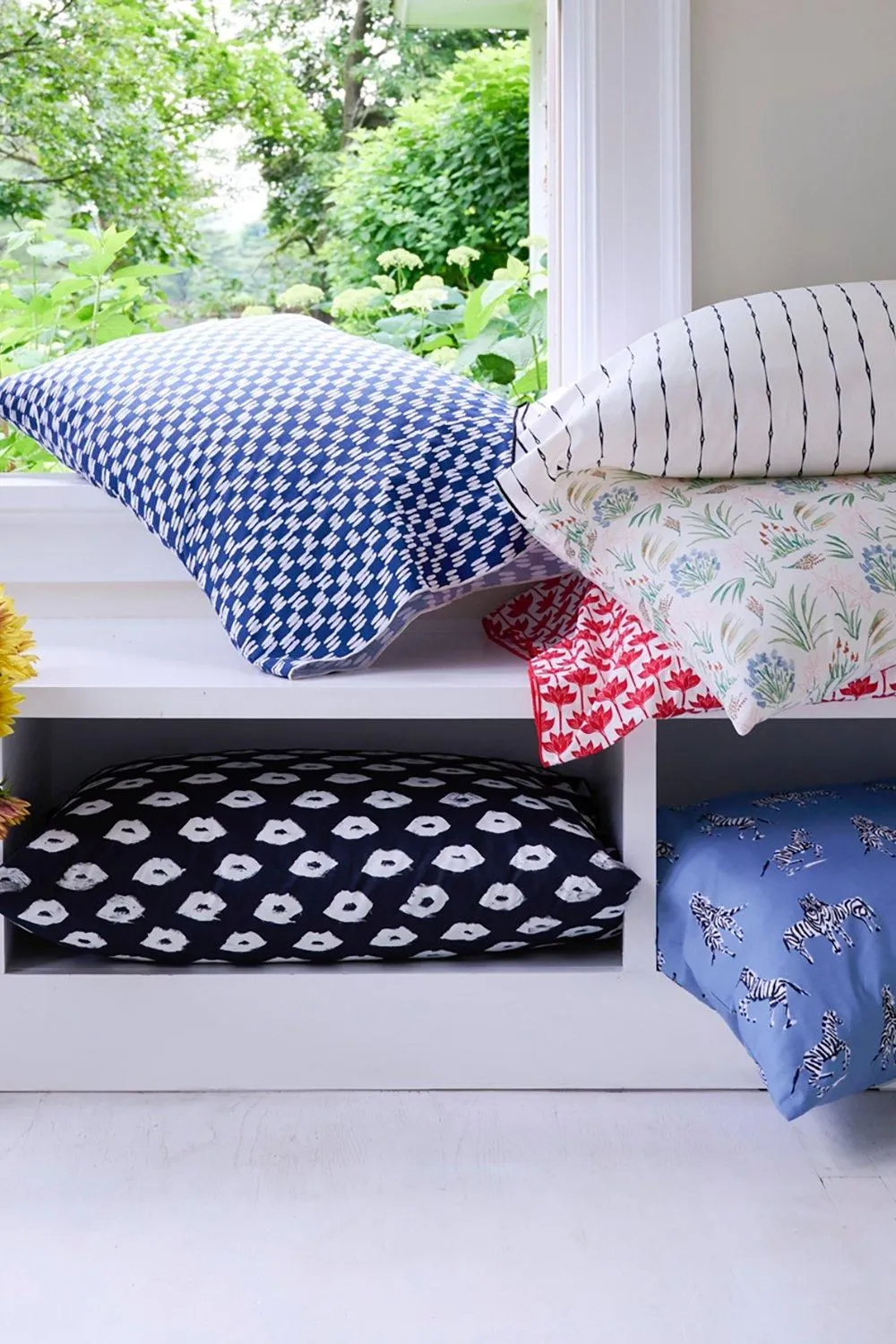 Martex Black 'Painted Lips' Fitted Sheet 4