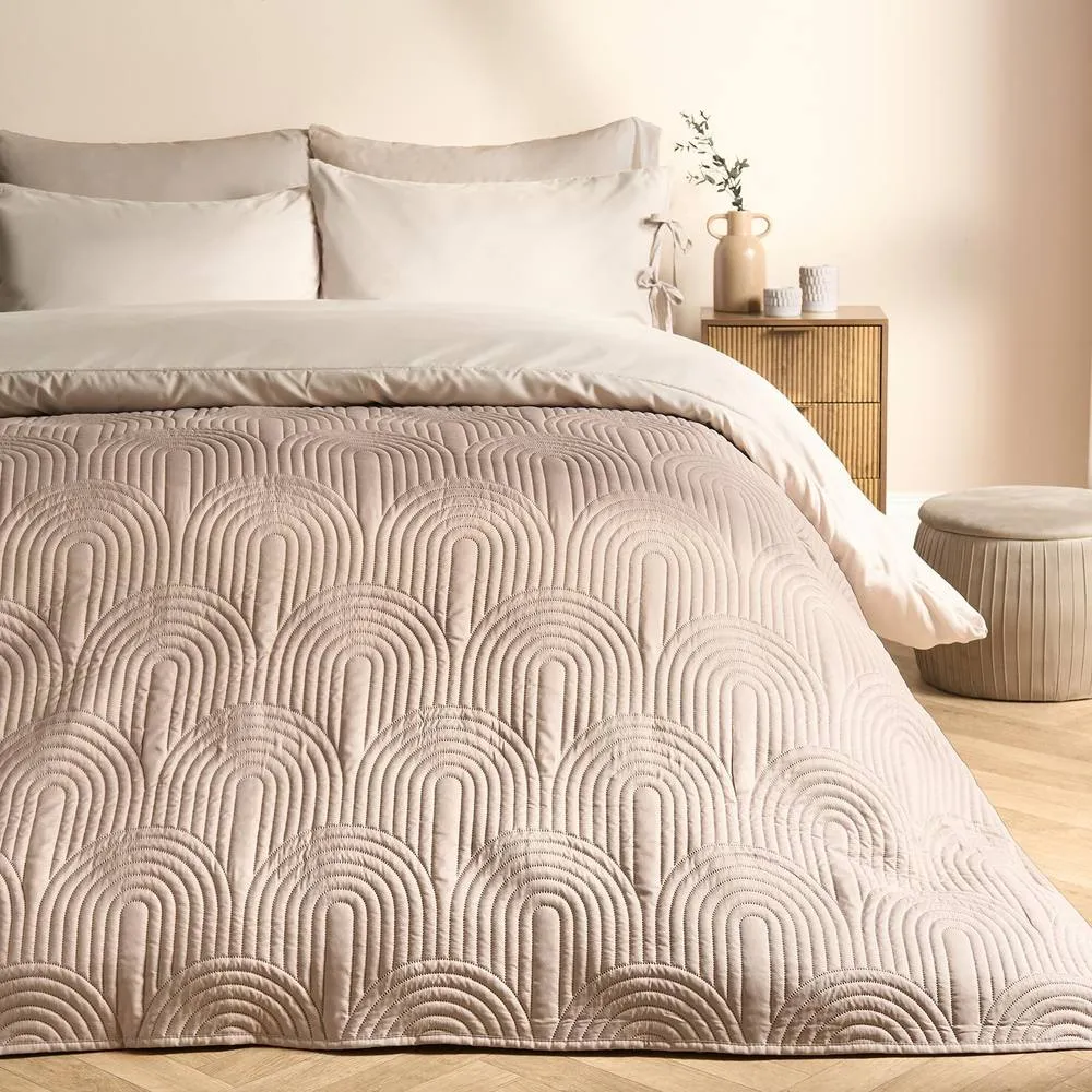 OHS Quilted Arches Pinsonic Blanket Bedspread Throw Over Bed in Natural