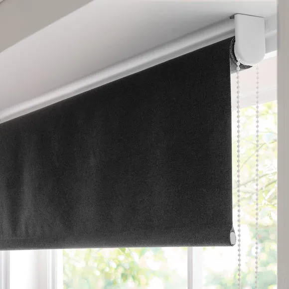 Luna Blackout Roller Blind 5