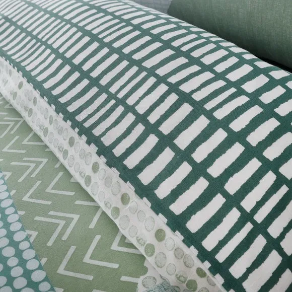 Catherine Lansfield Larsson Geo Reversible Duvet Cover and Pillowcase Set 3
