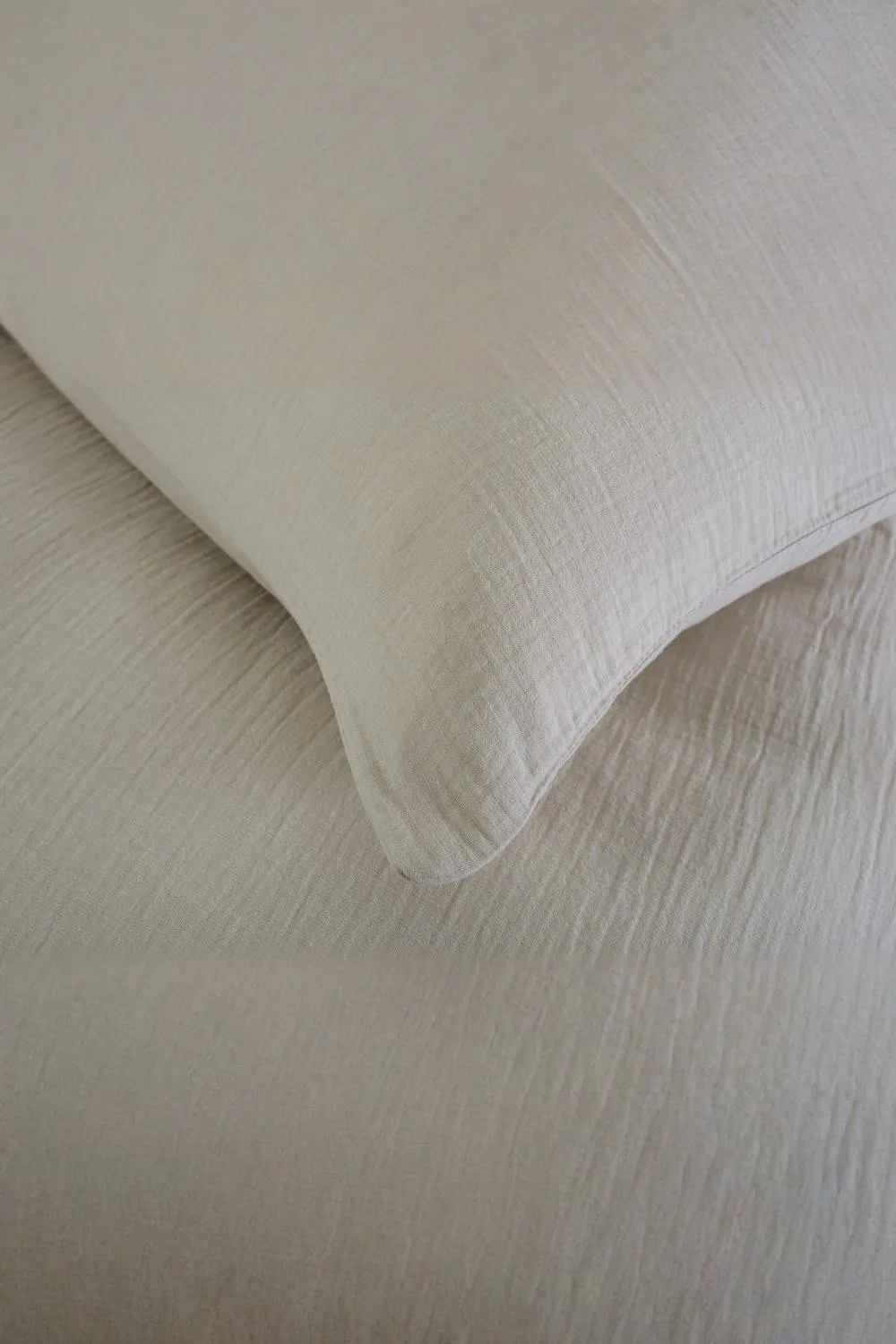 The Lyndon Company St Quentin 100% Cotton Reversible Duvet Bedlinen | Deyongs 1846 in Natural 3