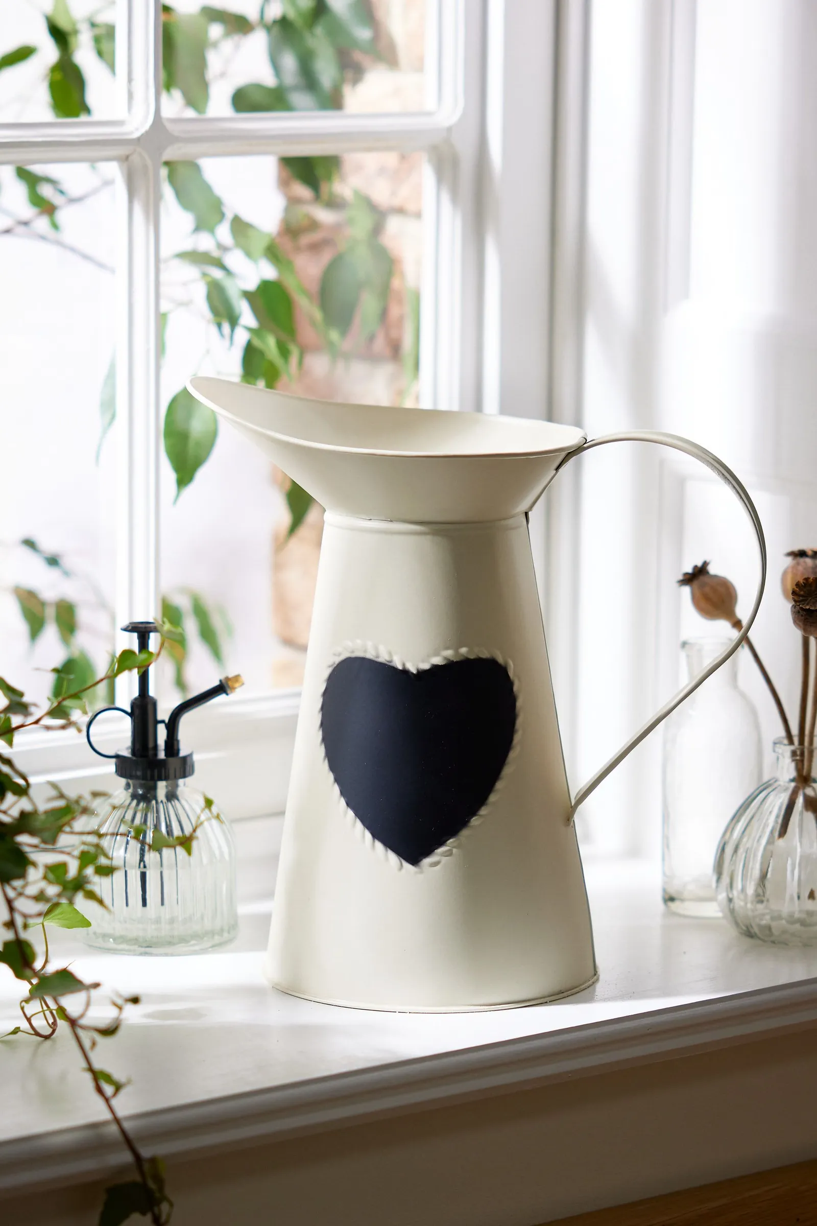 Dibor Luxury Extra Large Vintage Cream Heart Jug Flower Vase in White