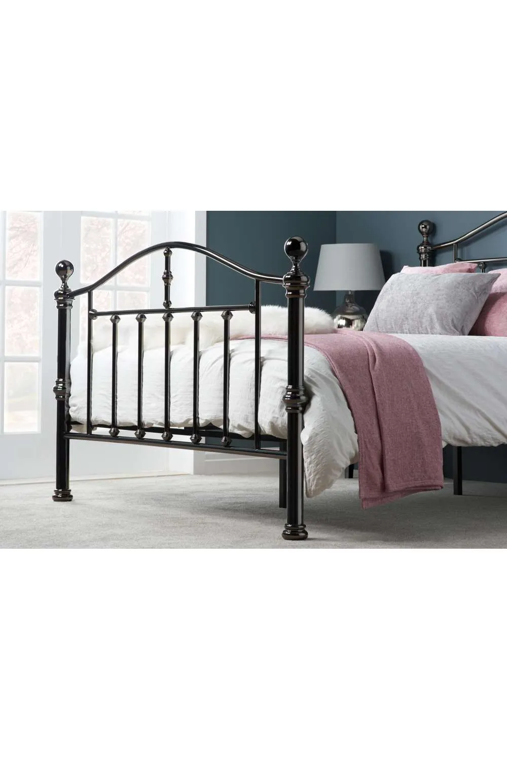 Birlea Victoria Bed in Black 4