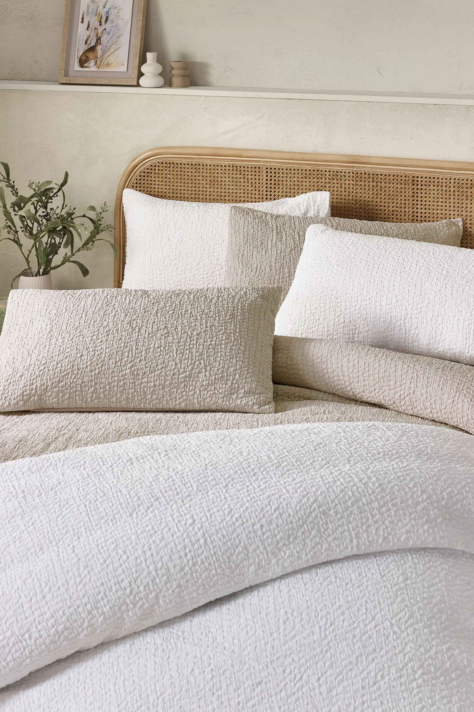 Catherine Lansfield Crinkle Seersucker Duvet Cover Set in Natural 4