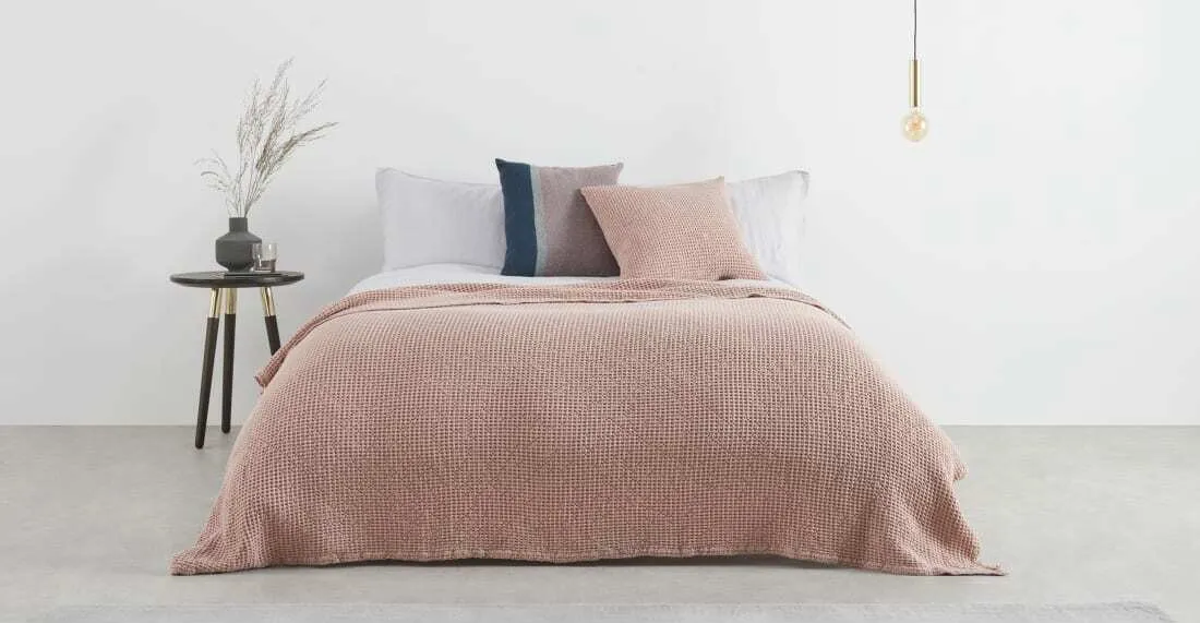 Grove 100% Cotton Stonewashed Waffle Bedspread,150 x 200cm, Dusky Pink