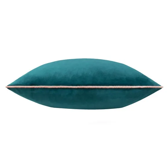 Furn. Square Cushion 4