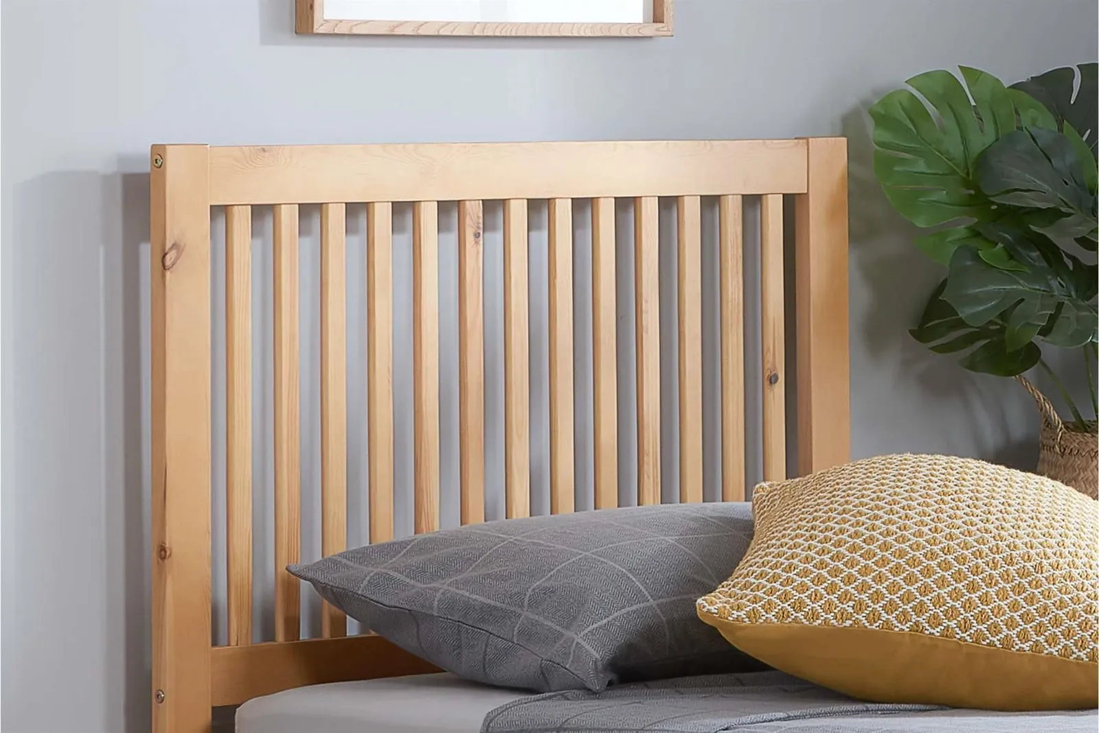 Birlea Pine Wood Guest Bed 2 mattresses Buxton Trundle Frame Hideaway Stop Over in Light Brown 5