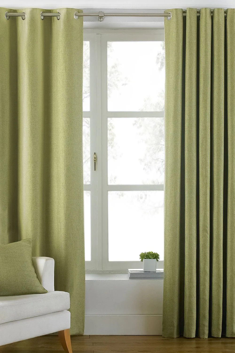 Paoletti Atlantic Twill Woven Eyelet Curtains in Green 1