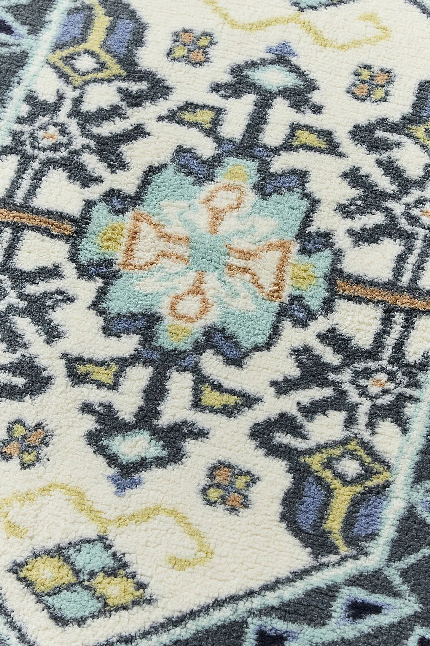 Beck Medallion Runner Bathmat 2