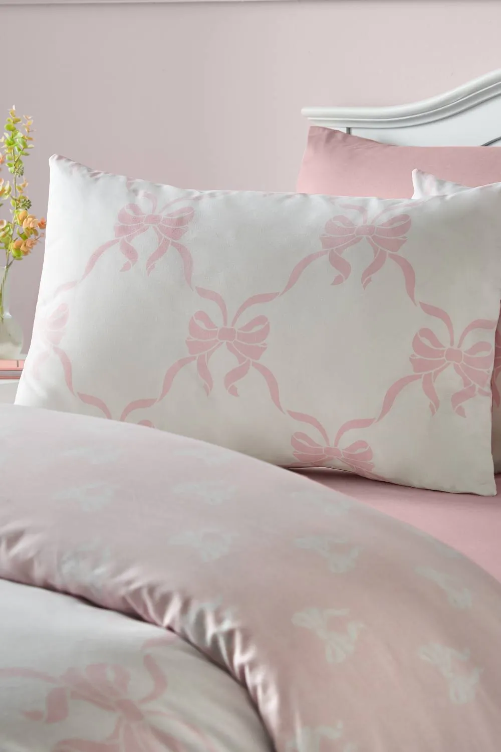 Catherine Lansfield Pretty Bows Reversible Duvet Cover Set in Pink 3