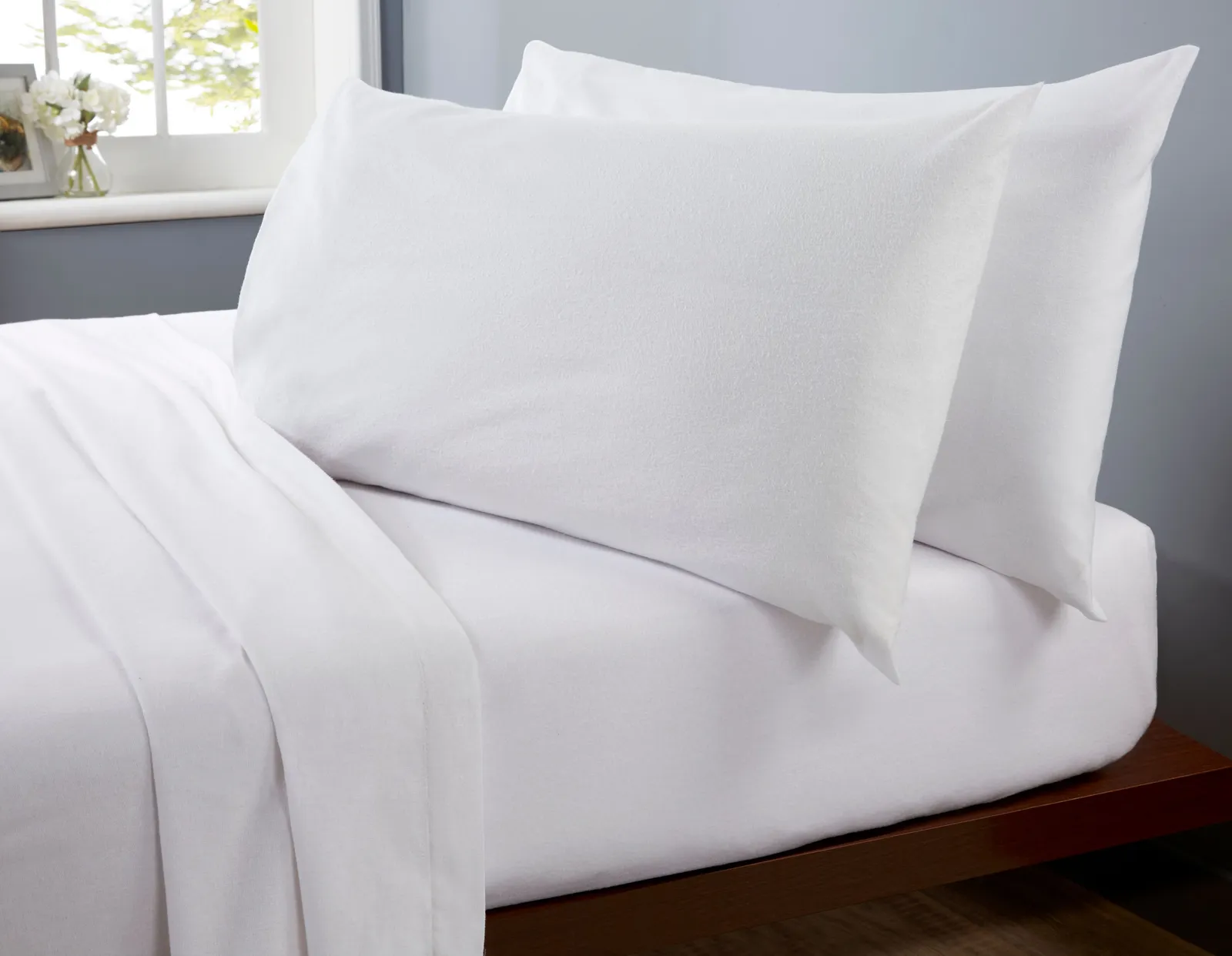 Rapport Home Flannelette Sheet Set in White