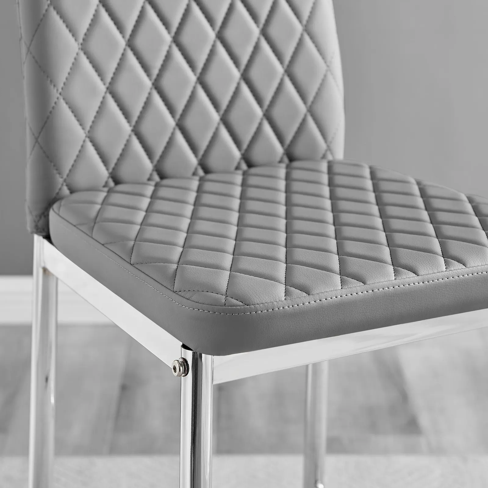 FurnitureboxUK Set of 2 Milan Hatched Faux Leather Padded Counter Stools With Silver Chrome Metal Legs in Grey 3