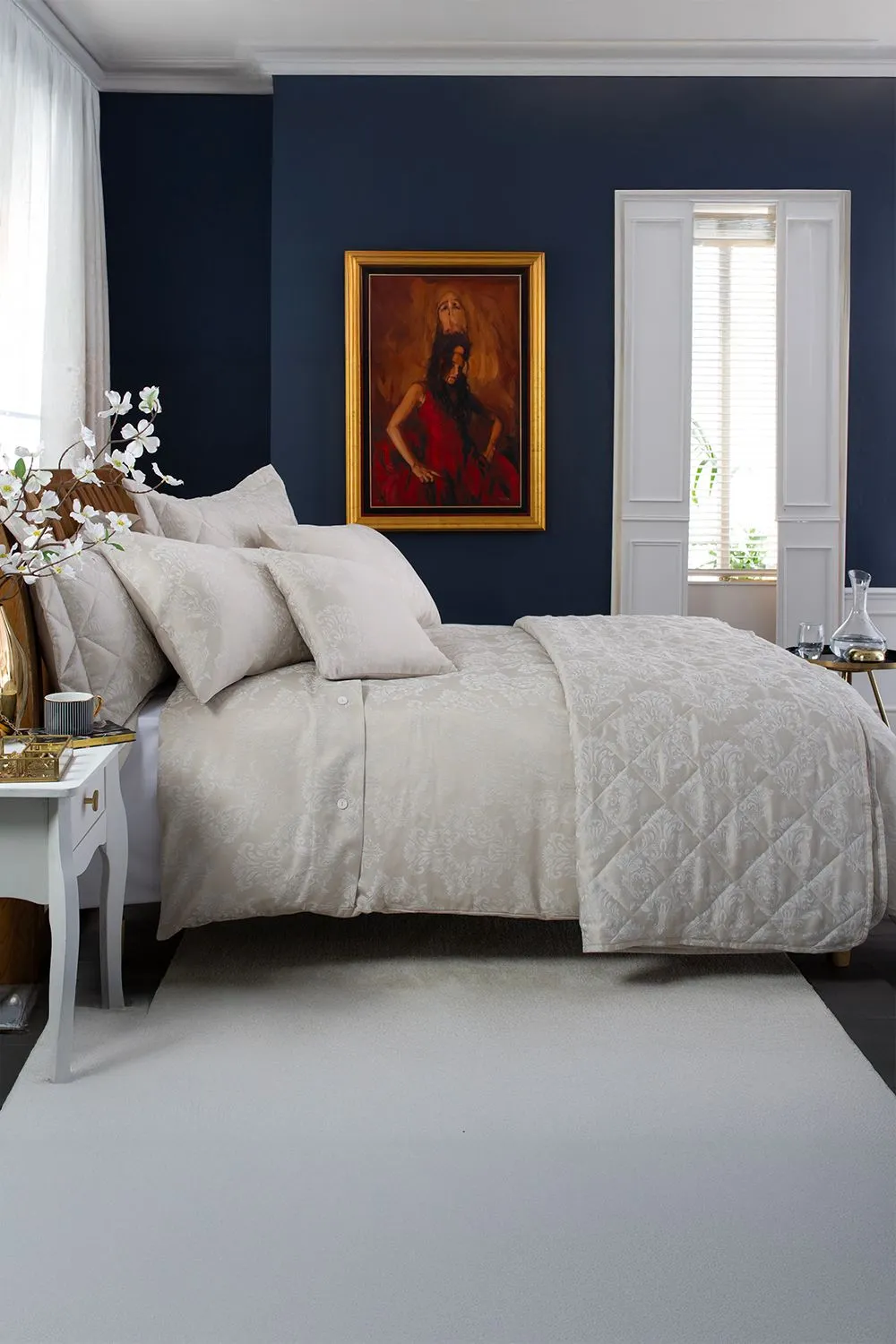 The Lyndon Company Versailles Elegant Damask Jacquard Quilted Bedspread in Natural 2