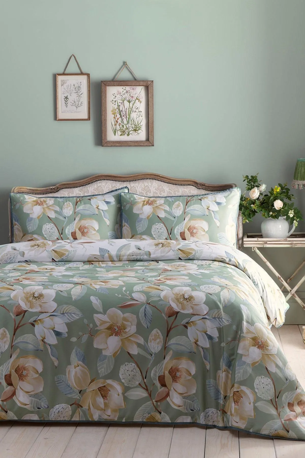 Appletree 'Eleanor' 200 Thread Count Pure Cotton Duvet Cover Set in Green