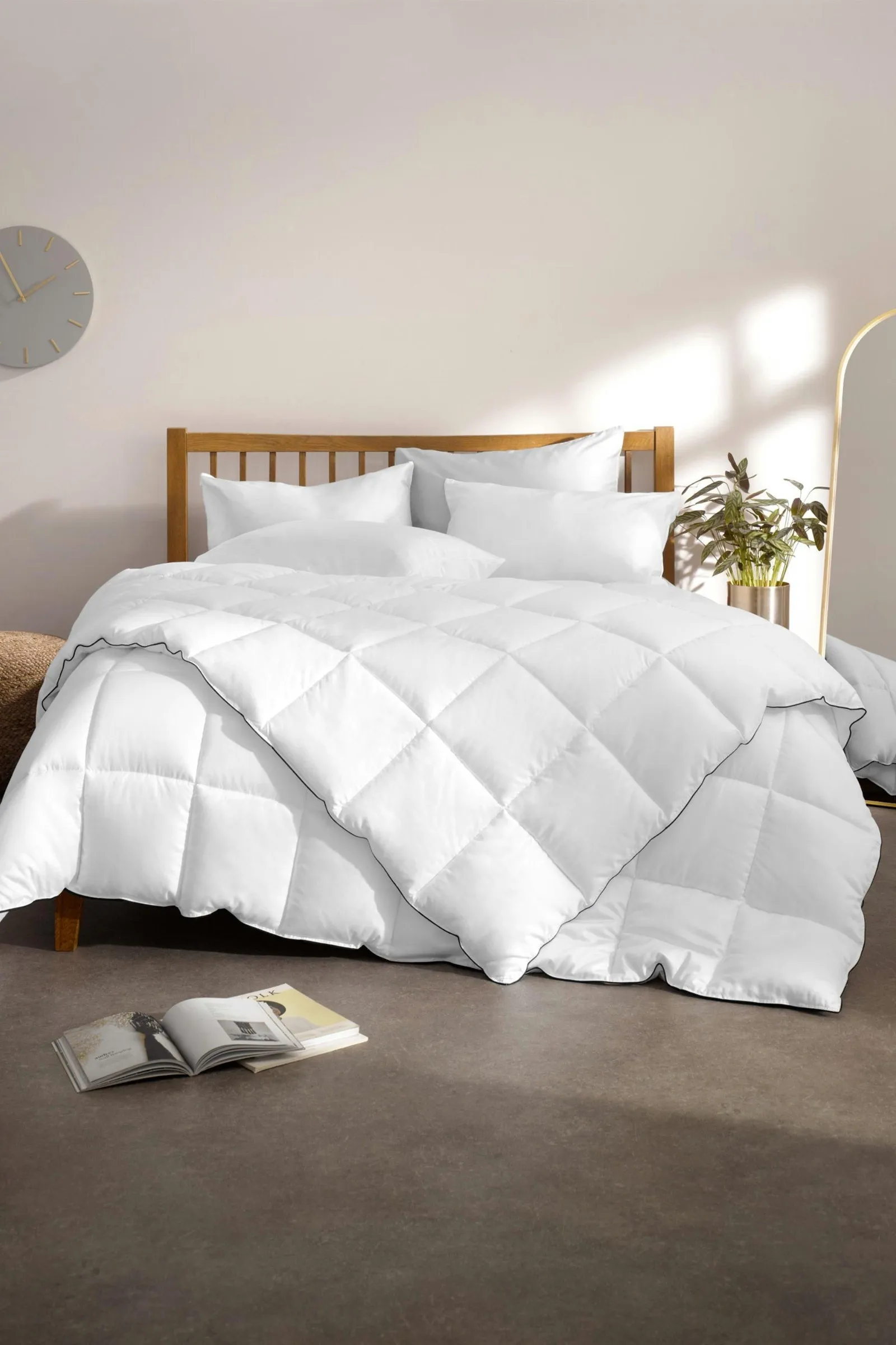 Panda London Panda Cloud 10.5 Tog Bamboo Duvet - All Seasons in White 2