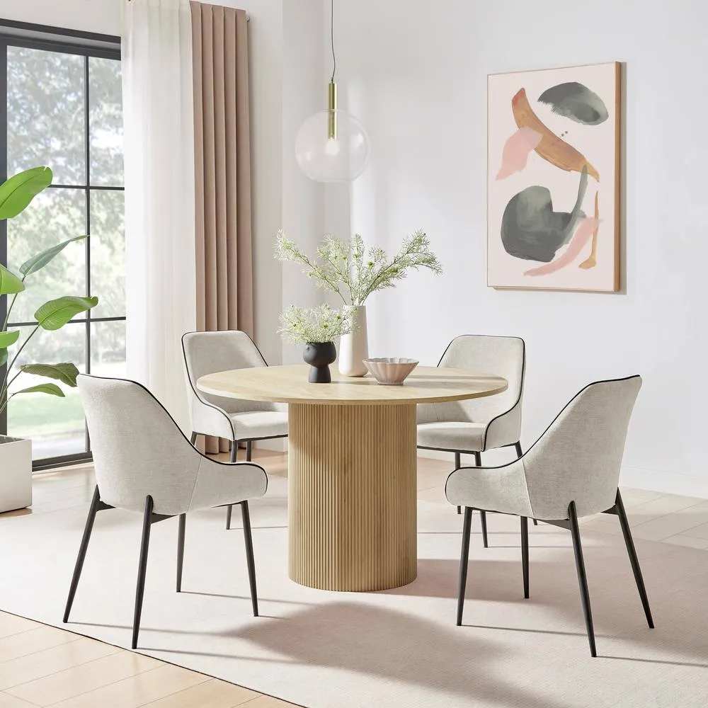 FurnitureboxUK Penrose Oak Effect Round Dining Table & 4 Beaumont Chairs in Cream 1