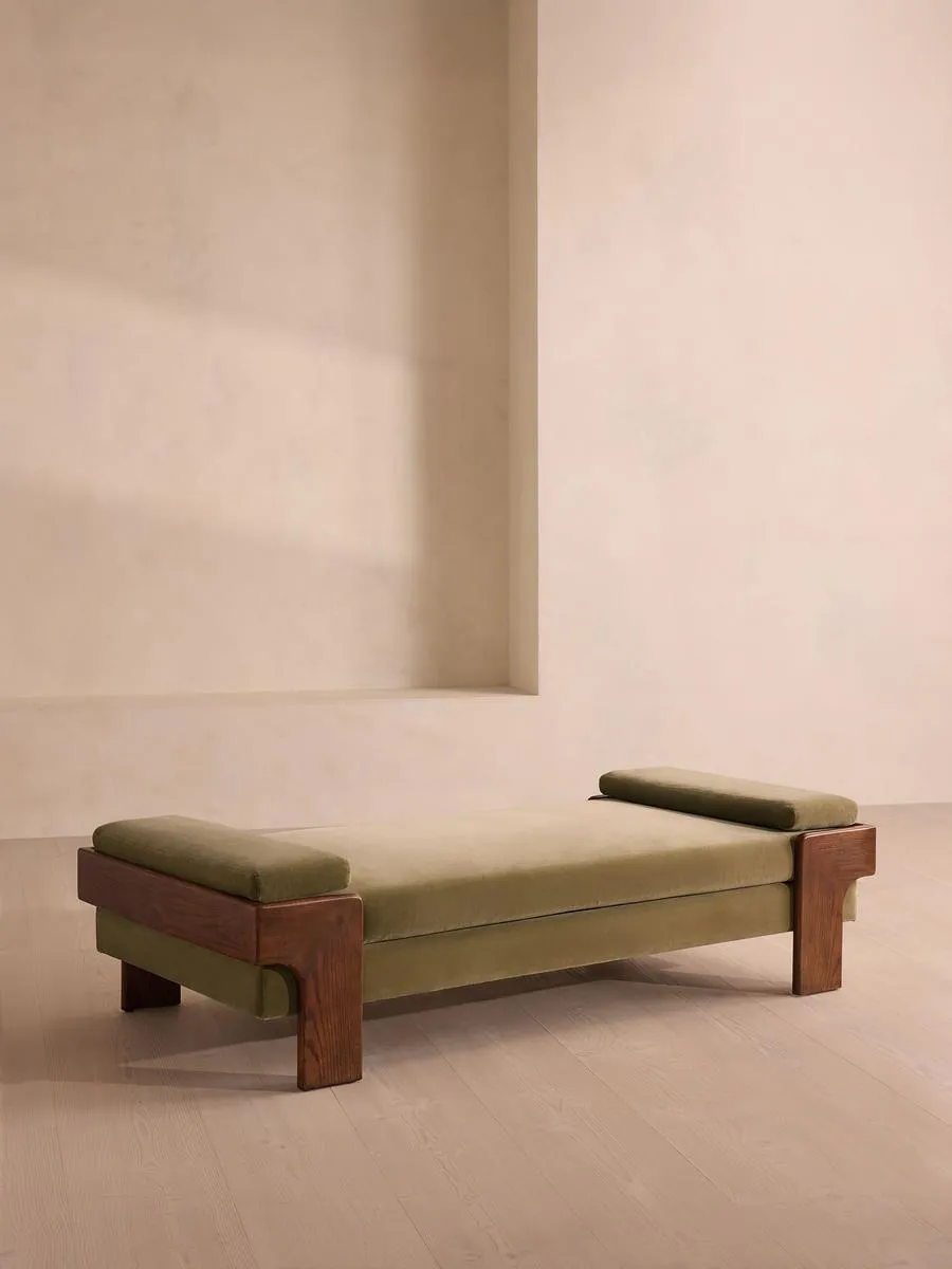 Marcia Daybed, Lichen Velvet