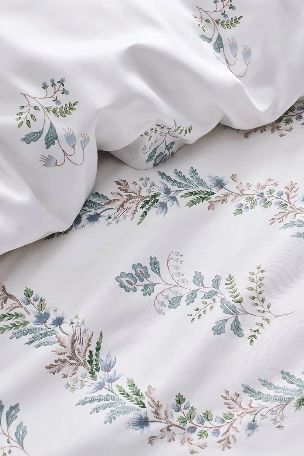 CHRISTY 'Eversham' Floral Reversible Cotton Sateen Duvet Cover Set in Blue 4