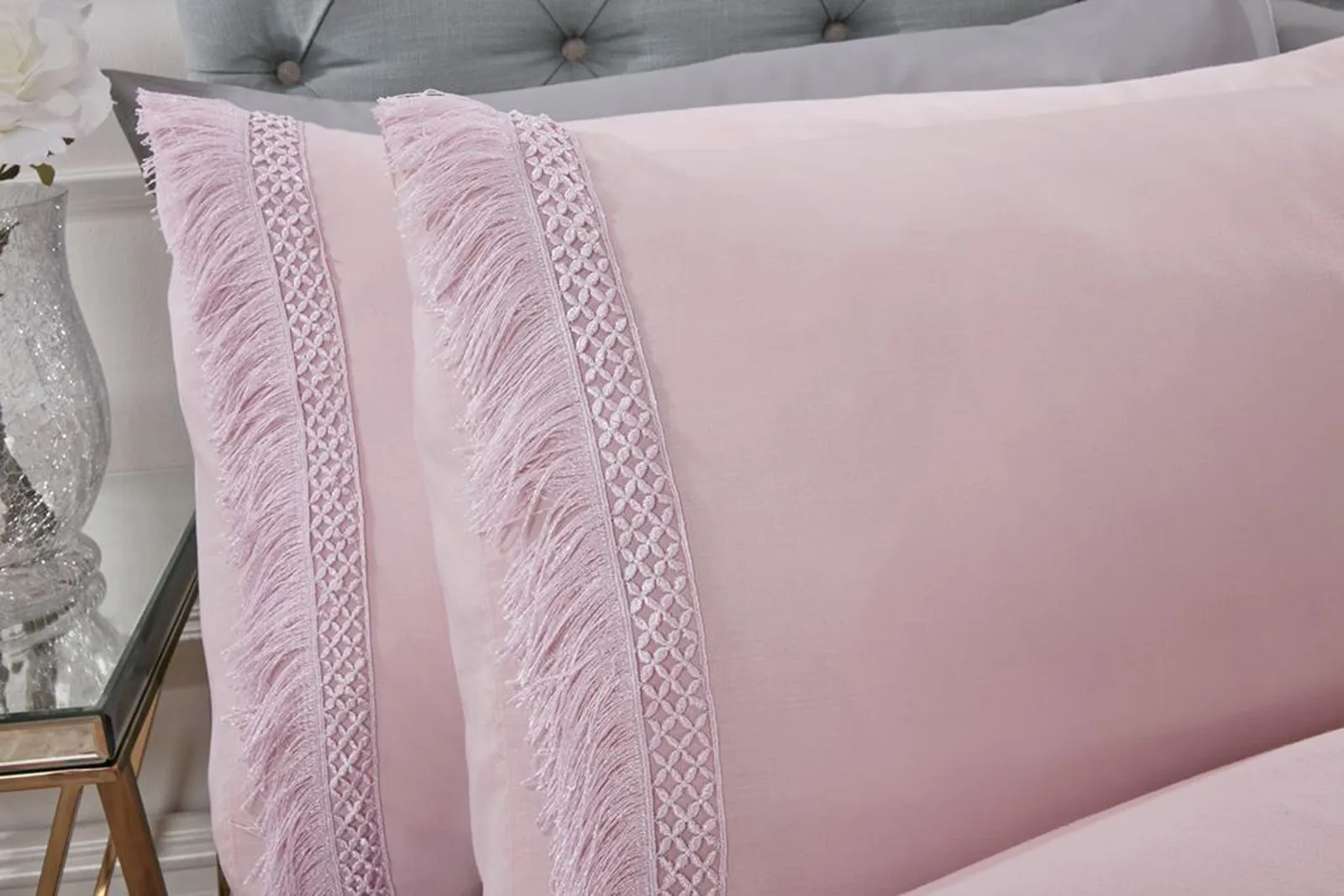 Rapport Home Tia Trellis Tasseled Duvet Cover Set with Pillowcase in Dusty Pink 2
