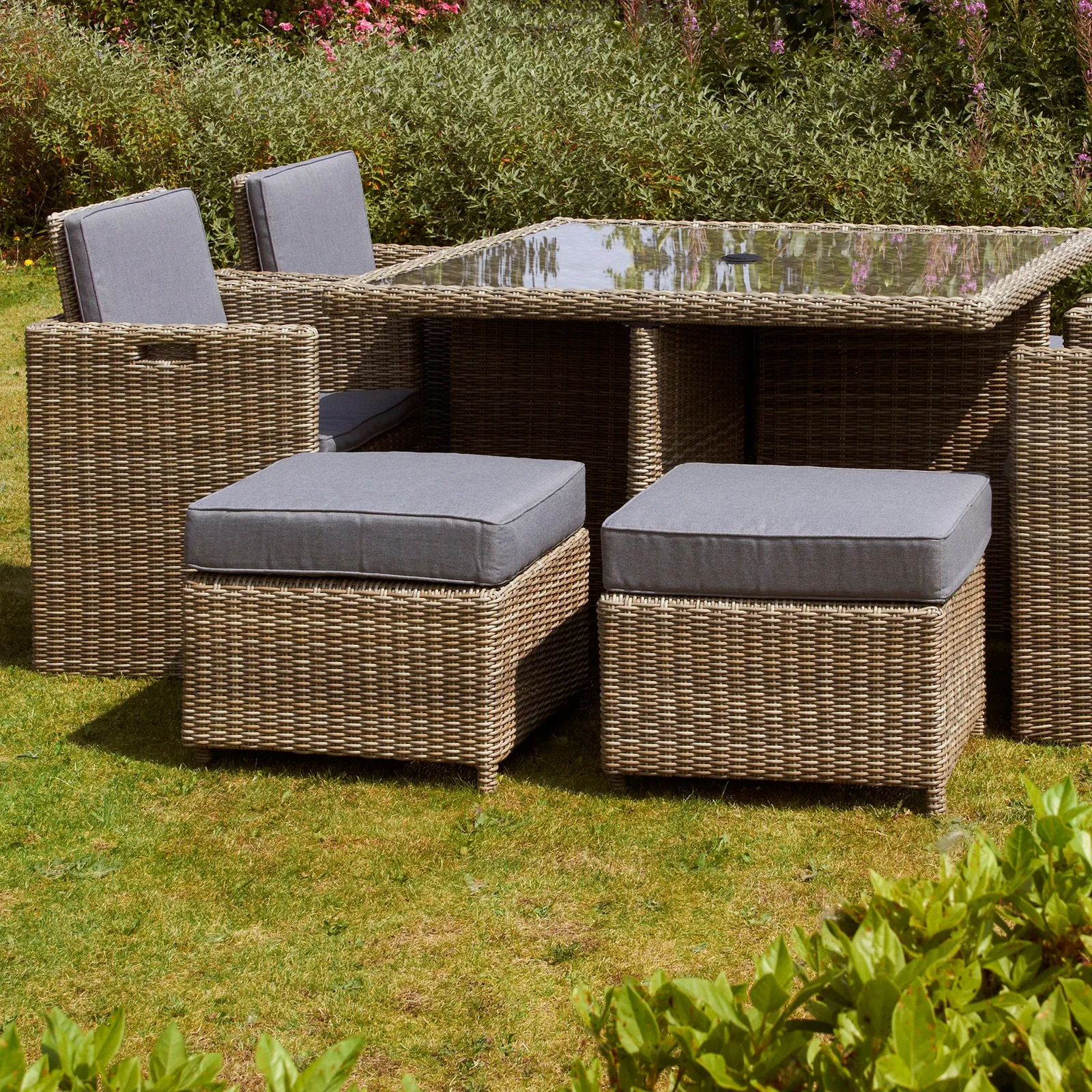Wentwoth 8 Seater Cube Set