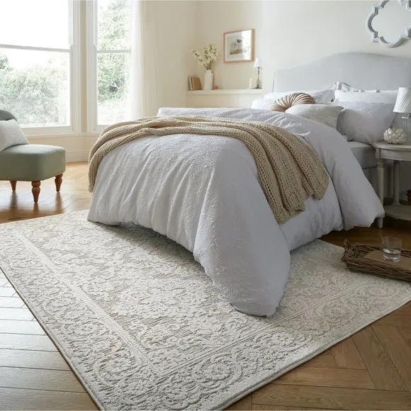 Belle Traditional Medallion Rug 1