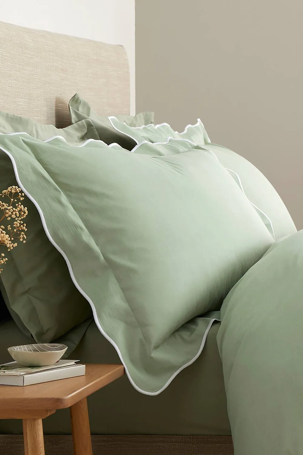 Appletree 'Scallop Edge' 100% Cotton Duvet Cover Set in Green 2