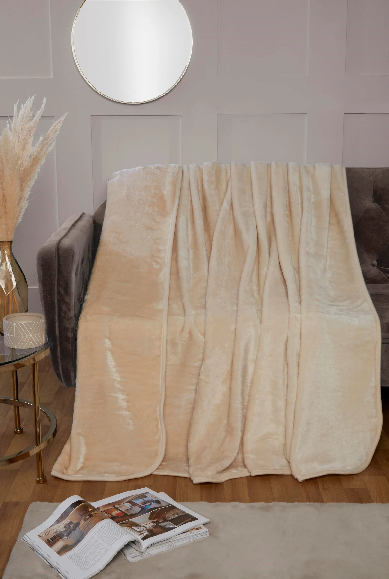 Rapport Home Dyed Mink Faux Fur Polyester Super Soft Cosy Plain Throw in Cream