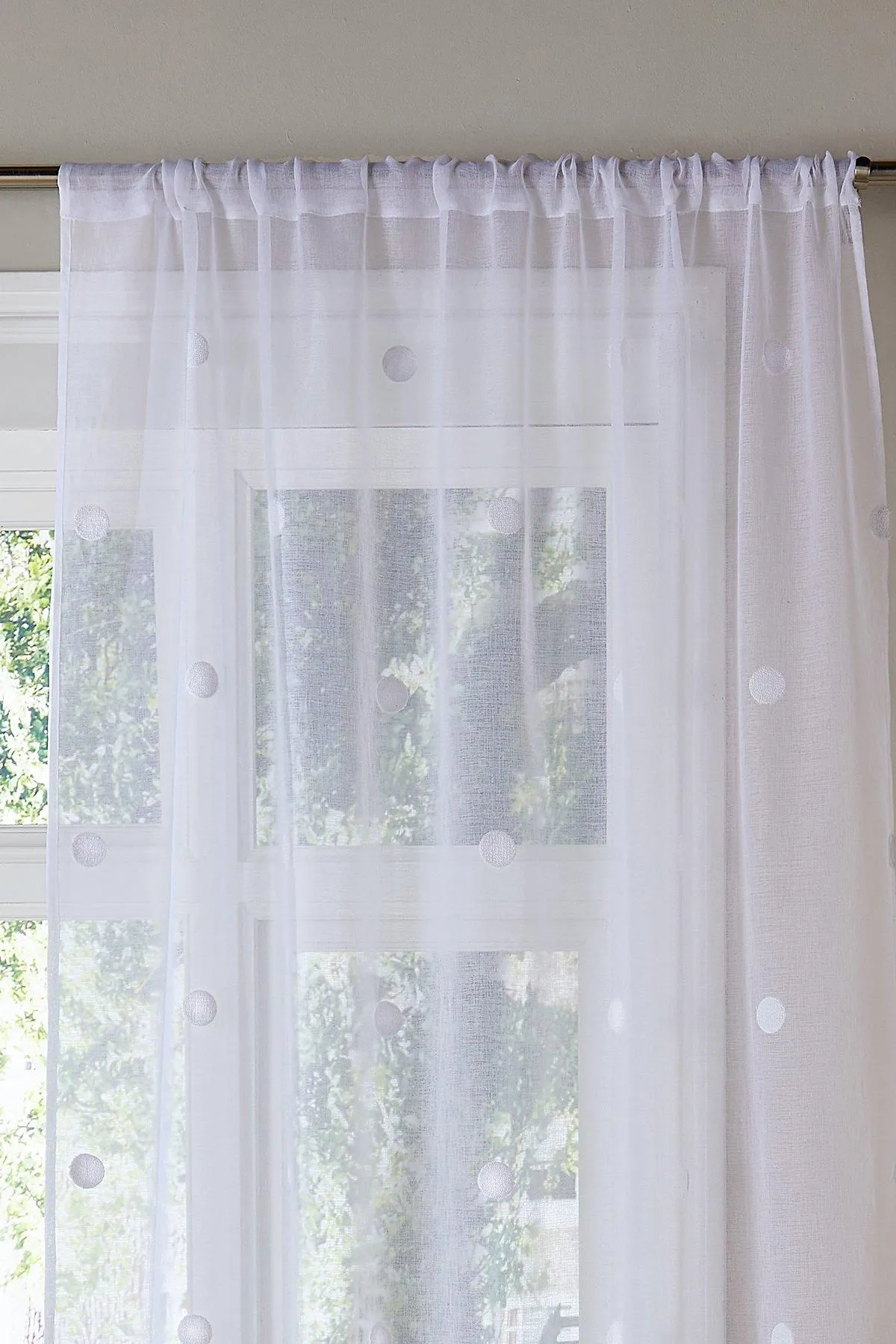 Appletree 'Polka Dot' Tufted Voile Panel in White 2