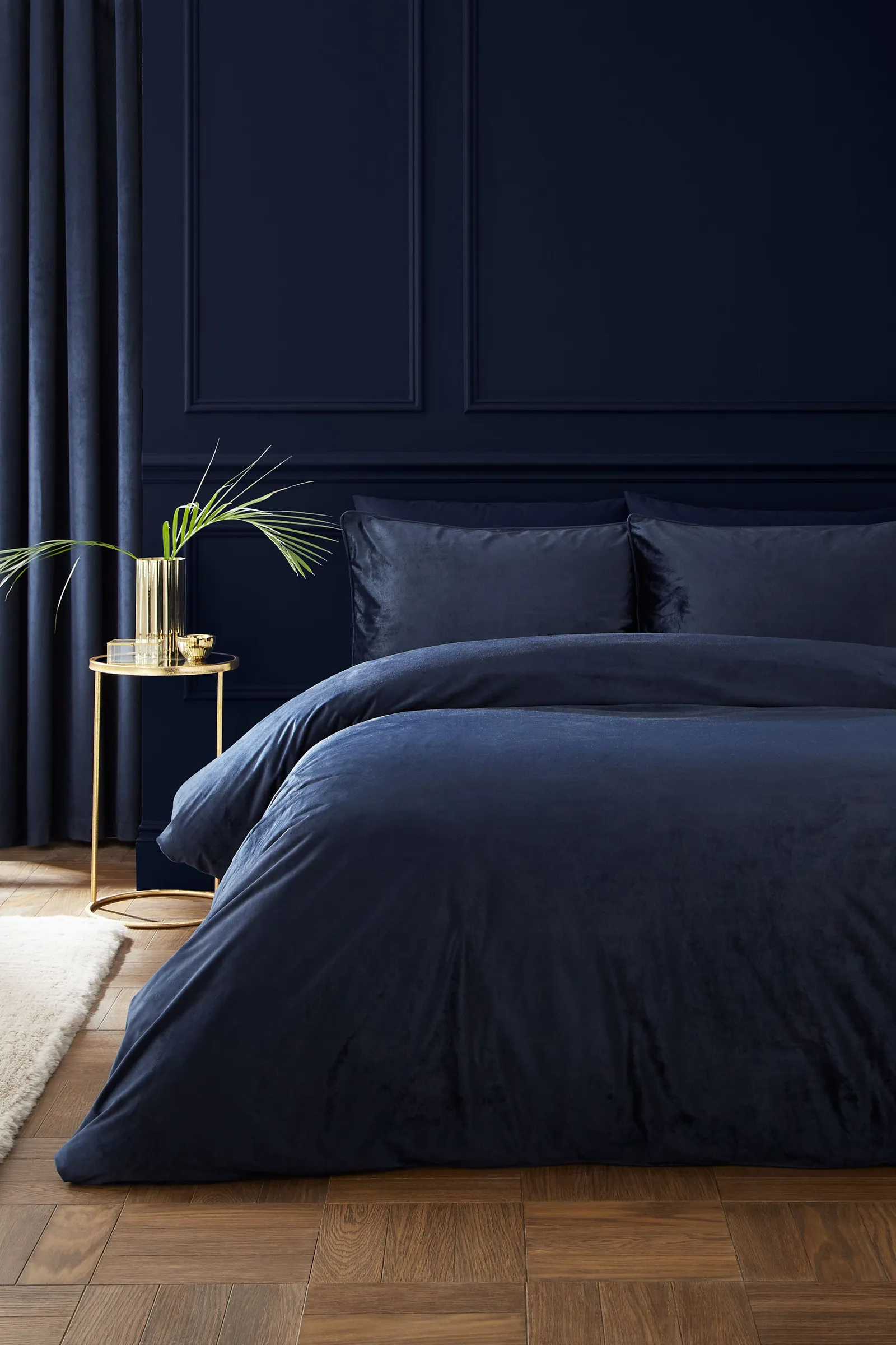 Catherine Lansfield 'Kingsley' Soft Matt Velvet Duvet Cover Set in Navy