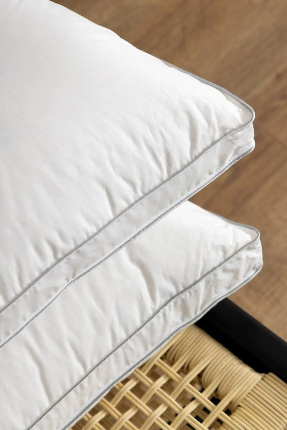 Soak&Sleep 80% Goose Down Pillow - Medium in White 2