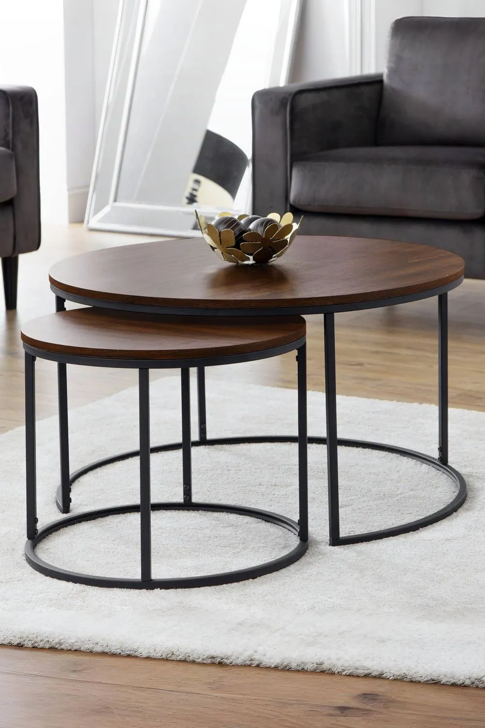 Julian Bowen Bellini Round Nest of 2 Coffee Tables in Walnut 1
