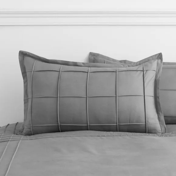 Jessa Pintuck Oxford Pillowcase 1