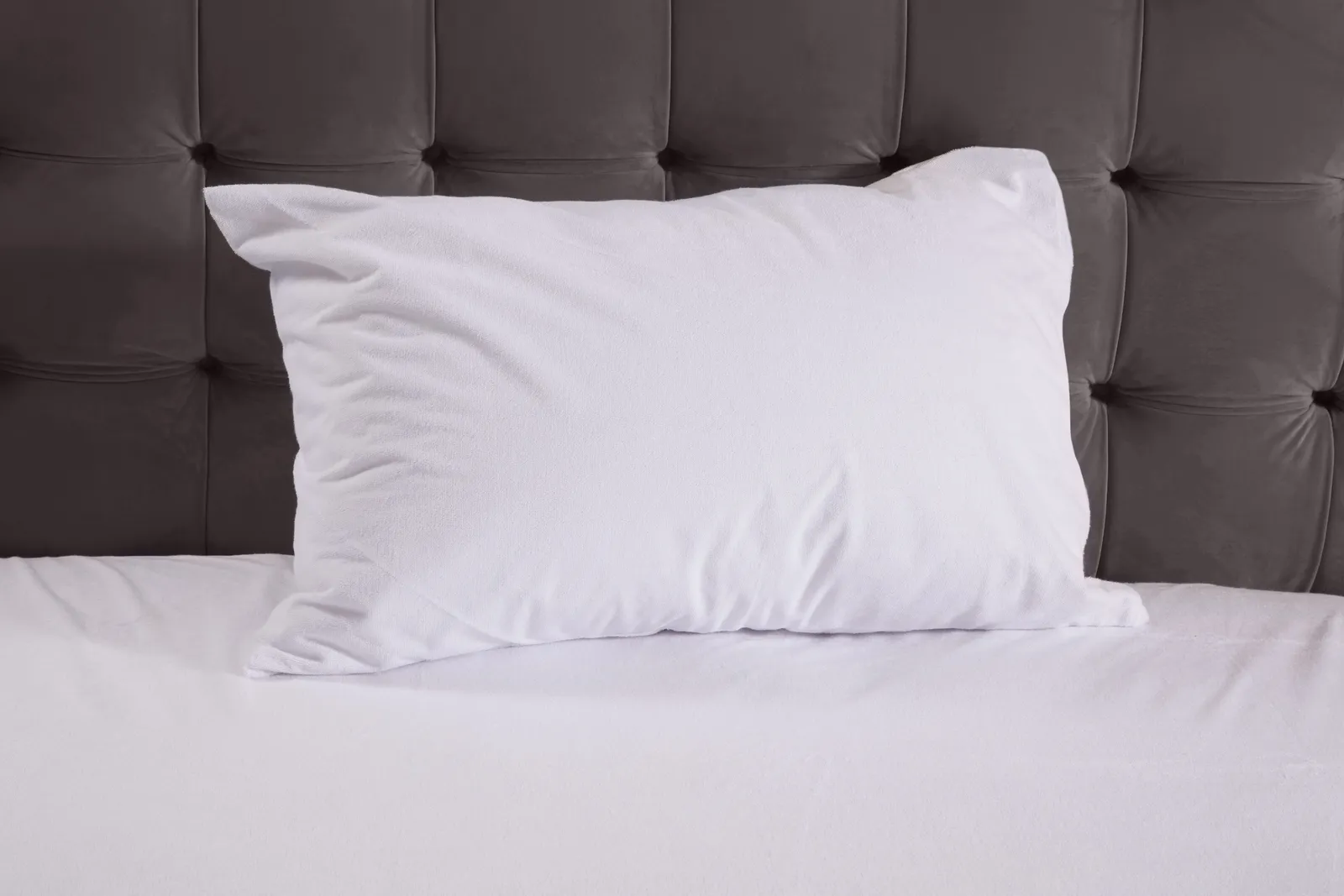 The Linen Consultancy 'TLC 5 Star Hotel Concept' Terry Waterproof PU Mattress & Pillow Protector Set in White