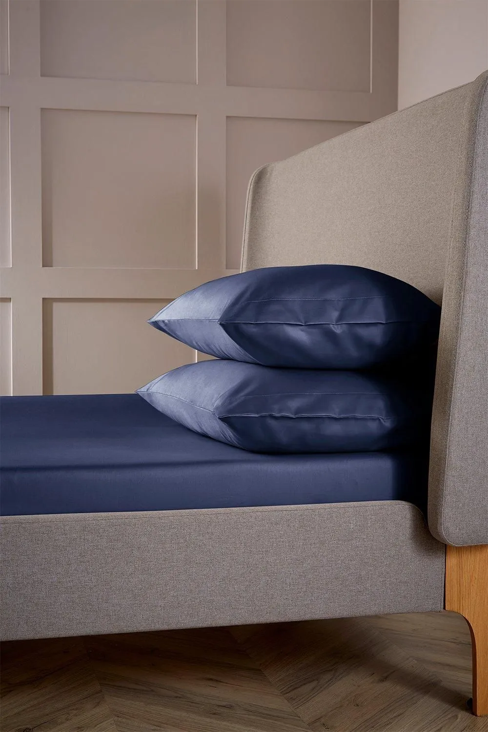 CHRISTY 400TC Luxury Cotton Sateen Plain Dye Bedding Fitted Sheets in Navy 2