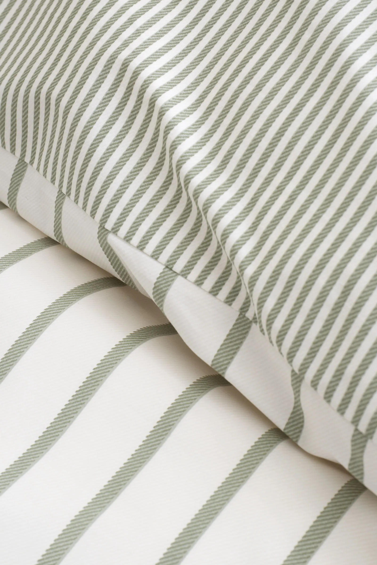 Bianca 'Hampton Stripe' 200 Thread Count Cotton Reversible Duvet Cover Set in Green 4