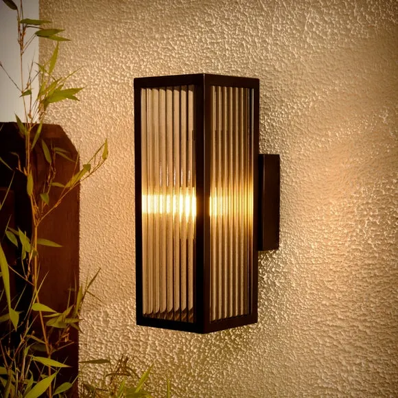 FlexiCell Harrie Rechargeable LED Outdoor Wall Light 2