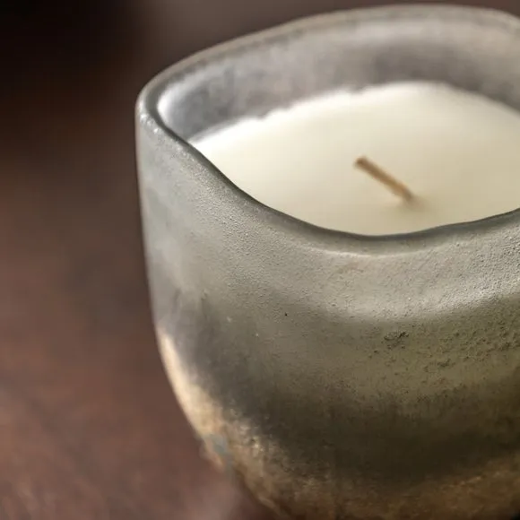 Mercury Amber and Lily Single Wick Candle 2